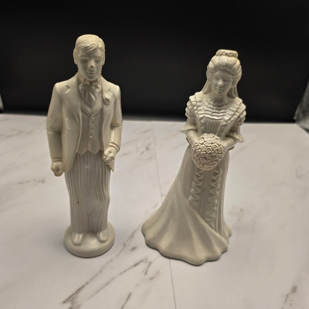 Vintage Avon Bride and Groom Purfume Bottles - Picture 3 of 7